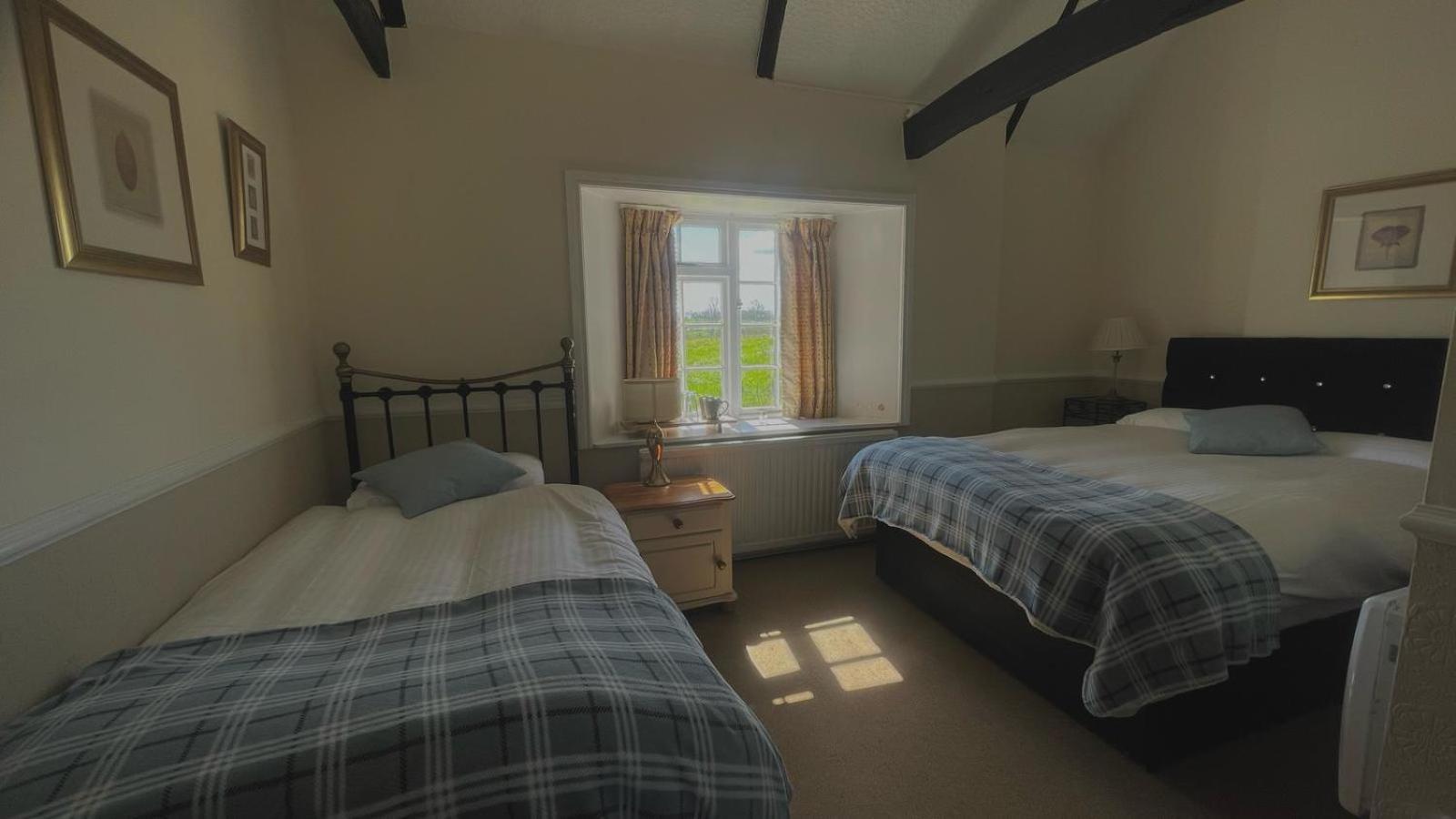 The Sibson Inn Hotel Water Newton Esterno foto